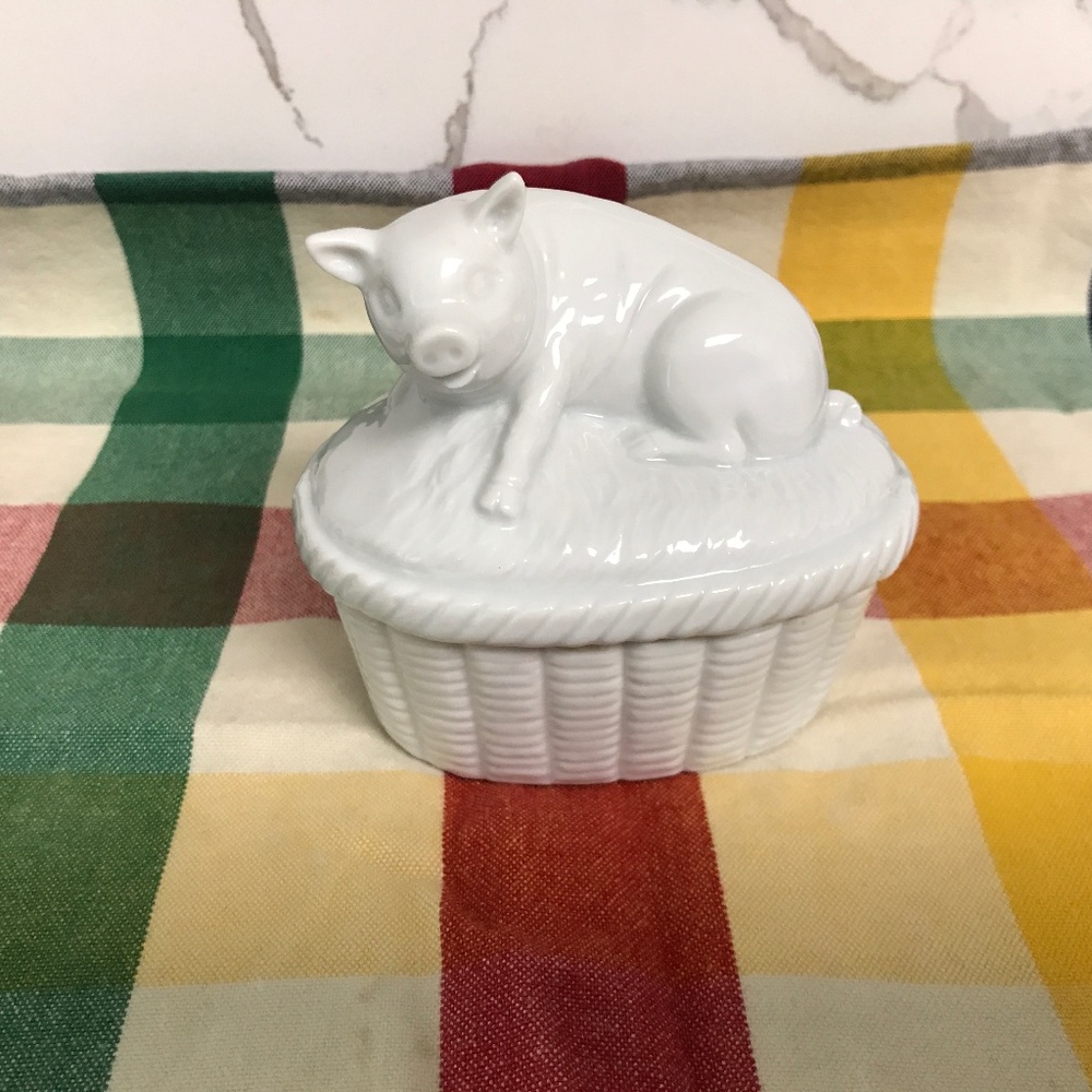 Vintage Porcelain Pig Lidded Oval Picnic Basket Trinket Box Japan